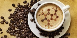 Τα τελευταία χρόνια, μια μικρή αλλά αυξανόμενη ομάδα εταιρειών ποτών και συμπληρωμάτων εξετάζει τη χρήση της παραξανθίνης ως βασικού διεγερτικού συστατικού / SHUTTERSTOCK