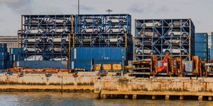 Μεταφορά καινούργιων αυτοκινήτων 