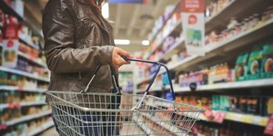  Greece Targets ‘Greedflation’ with Profit Caps on 61 Essential Goods