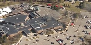 Ενοπλος σε συναγωγή