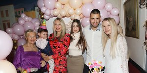 Η Τάρια Μπούρα στα γενέθλια του γιου και της εγγονής της