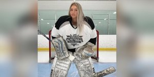 «Κάποτε σταματούσα τα γκολ, τώρα σταματάω την… κίνηση»: Η πιο σέξι τερματοφύλακας του κόσμου ενημερώνει τους φιλάθλους