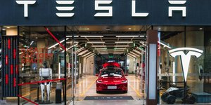 Έκθεση αυτοκινήτων Tesla 