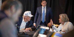 Ο Ντόναλντ Τραμπ μετέτρεψε το Μαρ-α-Λάγκο σε έκτακτο κέντρο επιχειρήσεων