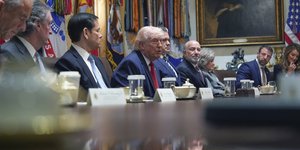 Ο Ντόναλντ Τραμπ στο υπουργικό συμβούλιο