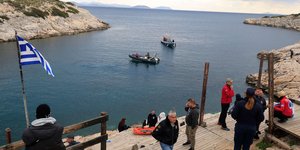 Επιχείρηση απεγκλωβισμού δύτη στα λιμανάκια Βουλιαγμένης