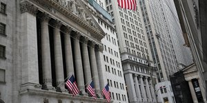 Το εξωτερικό του χρηματιστηρίου της Νέας Υόρκης, στην Wall Street 