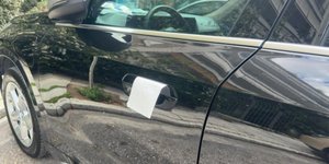 Χαρτοπετσέτα αυτοκίνητο