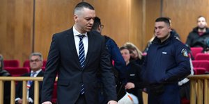 Ο Ηλίας Κασιδιάρης στη δίκη της Χρυσής Αυγής