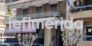 Δύο νεκρές στου Ζωγράφου, μητέρα και κόρη -Υποψίες για έγκλημα, σφραγισμένη με στόκο πόρτα του σπιτιού, συνελήφθη ο γιος