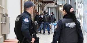 Ακάλυπτος εντοπίστηκε νεκρή σε ακάλυπτο στο κέντρο της Αθήνας