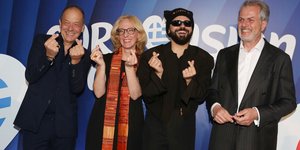 Από αριστερά: Φωκάς Ευαγγελινός, Γκέρτα Φολγκ, Akylas και Γιάννης Παπαδόπουλος