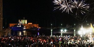 Χριστός Ανέστη! Χρόνια Πολλά και Καλό Πάσχα, θερμές ευχές από το iefimerida