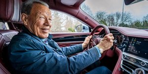 Ηλικιωμένος οδηγός