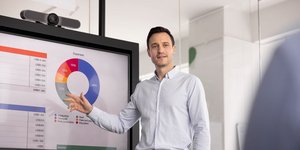 Άνδρας στο γραφείο