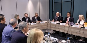 Ο Νίκος Ανδρουλάκης στη συνάντηση με την Ενωση Τραπεζών