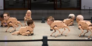 Εκθεση του καλλιτέχνη Beeple στην Neue Nationalgalerie του Βερολίνου (AP Photo/Markus Schreiber) 