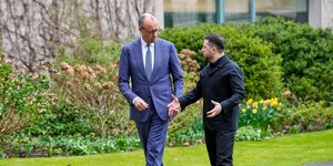  Ο Ζελένσκι στο Βερολίνο - Θερμή υποδοχή από τον Μερτς (AP Photo/Ebrahim Noroozi)