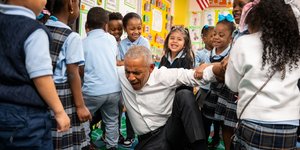 Ο Ομπάμα πήγε σε νηπιαγωγείο και έγινε παιδί