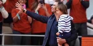 Ο Ράφα Ναδάλ με τον γιο του, Ραφαέλ Τζούνιορ (AP Photo/Lindsey Wasson)