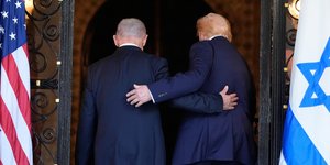 Ο Ντόναλντ Τραμπ και ο Μπέντζαμιν Νετανιάχου στο Παλμ Μπιτς της Φλόριντα, 29 Δεκεμβρίου 2025. (AP Photo/Alex Brandon, Αρχείο)