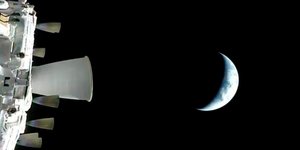 Οι αστροναύτες του Artemis II φωτογραφίζουν τη Σελήνη