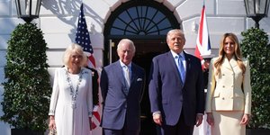 Καμίλα, Κάρολος με Ντόναλντ και Μελάνια Τραμπ