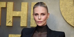 H Σαρλίζ Θερόν αποκάλυψε το μυστικό ομορφιάς της στα 50 