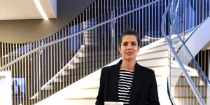 Η Σαρλότ Κασιράγκι αναβιώνει το signature ναυτικό look της μητέρας της, Καρολίνας του Μονακό