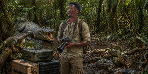 Ο Νάιτζελ Χέιζ Ντέιβις ταξιδεύει στη ζούγκλα