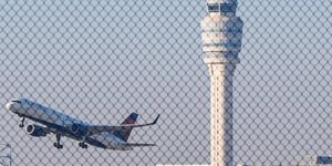 Αεροσκάφος της Delta σε αεροδρόμιο της Νέας Υόρκης