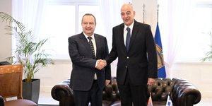 O Νίκος Δένδιας και ο Ίβιτσα Ντάσιτς