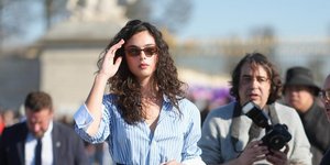 Το πιο safe κομμάτι γίνεται statement: Το πουκάμισο της σεζόν έρχεται σε χρώμα