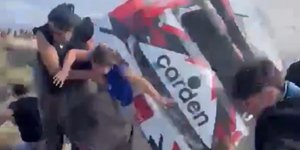 Οδηγός ράλι έχασε τον έλεγχο, το πλήθος ούρλιαζε -Ένας νεκρός