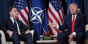 Ο πρόεδρος των ΗΠΑ, Ντόναλντ Τραμπ και ο Γ.Γ. του ΝΑΤΟ, Μαρκ Ρούτε 