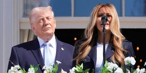 Ο Ντόναλντ Τραμπ με τη σύζυγό του Μελάνια