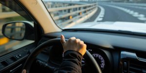 Οδήγηση αυτοκινήτου σε αυτοκινητόδρομο 