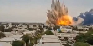 H στιγμή της έκρηξης κοντά στον πυρηνικό σταθμό του Μπουσέρ