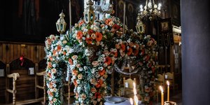 Τίποτα δεν είναι τυχαίο, τι συμβολίζει το κάθε λουλούδι στον Επιτάφιο