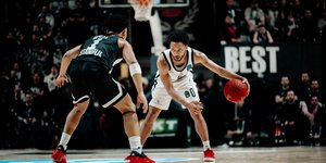 Στιγμιότυπο από τον αγώνα Μπεσίκτας-Μπουργκ