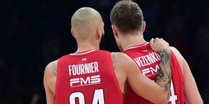 Φουρνιέ και Βεζένκοφ στο ματς του Ολυμπιακού με την Μονακό στο ΣΕΦ 