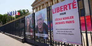 Καμπάνια της Γαλλικής Εθνοσυνέλευσης για την επιστροφή της Σεσίλ Κολέρ και του συντρόφου της Ζακ Παρί από το Ιράν