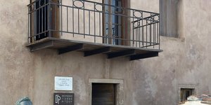 Μέσα στο σπίτι του Γιάννη Ρίτσου στη Μονεμβασιά -Έπιπλα και αντικείμενα αφηγούνται τη ζωή του