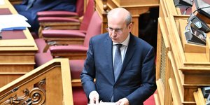 O Κωστής Χατζηδάκης στη Βουλή