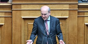 Ο Κωστής Χατζηδάκης στη Βουλή