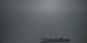 Πλοίο στο Στενό του Ορμούζ 