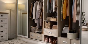 Ακαταστασία τέλος: Το έξυπνο αξεσουάρ από τα IKEA που οργανώνει την ντουλάπα σας -Κοστίζει μόλις 5 ευρώ