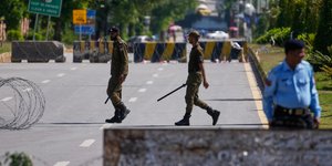 Στρατιώτες στο Ισλαμαμπάντ