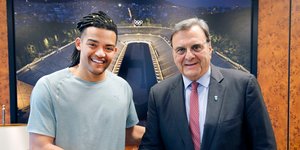 O Εμμανουήλ Καραλής με τον Ισίδωρο Κούβελο