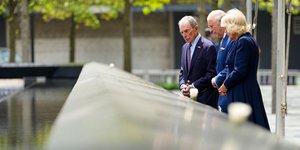 καρολος καμιλα μνημειο 11ης σεπτεμβριου